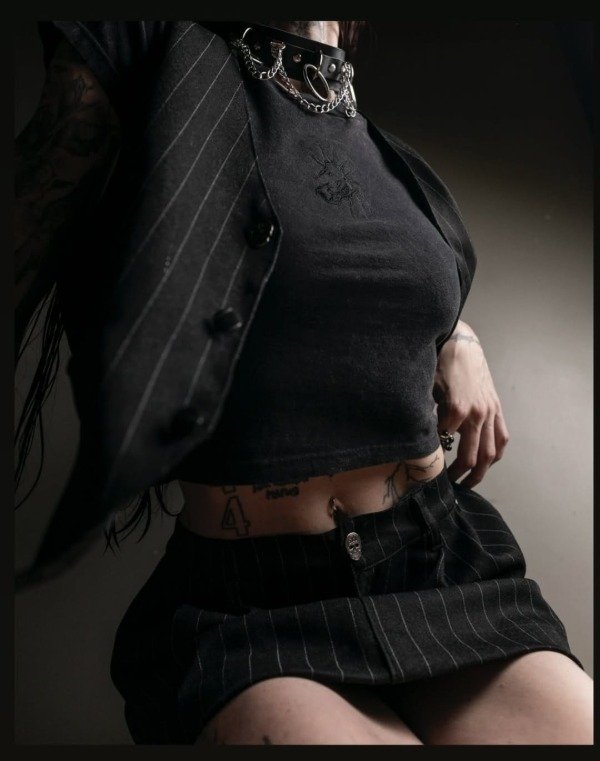 Producto - FALDA RIOT RAYAS