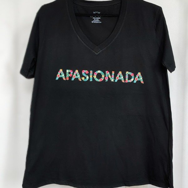Producto - Remera Apasionada Plus Negro Escote V
