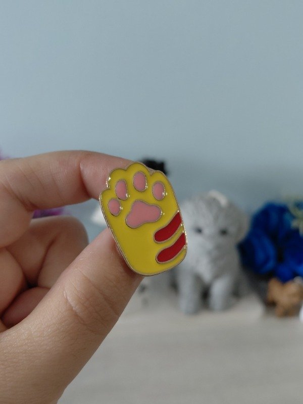 Producto - Pin metalizado - Huellita #2015