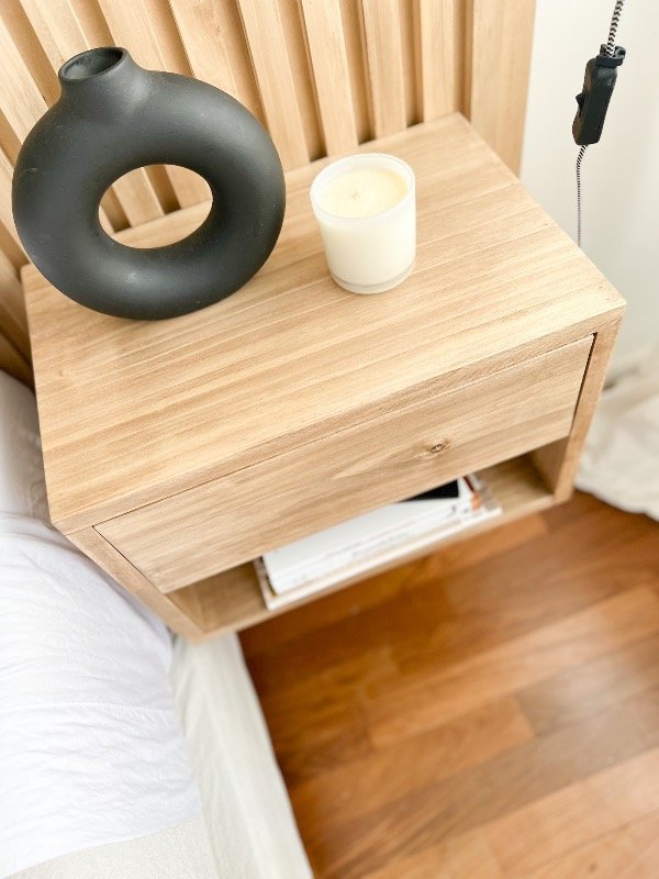 Producto - Mesa Luz Flotante Wanda (cajón con tirador) - 4