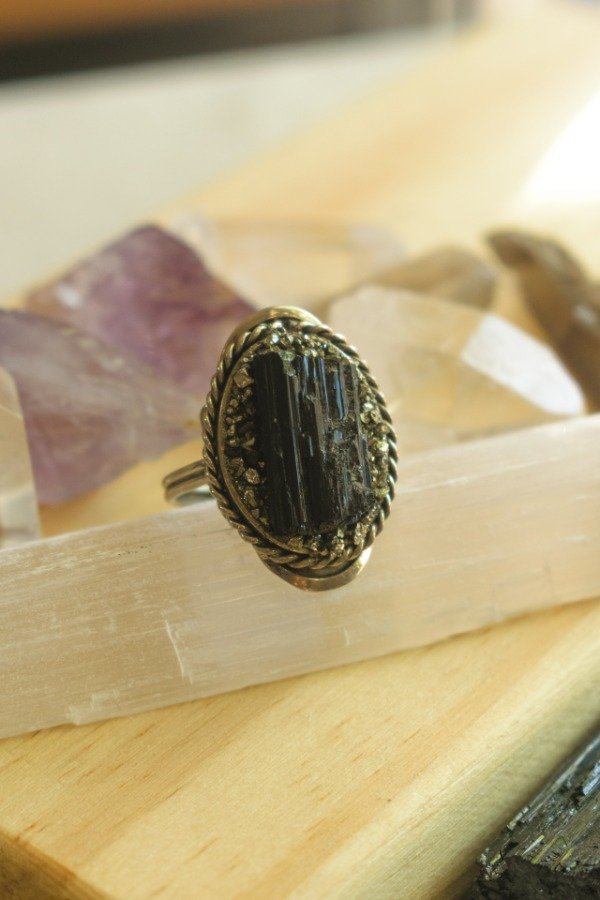 Producto - Anillo regulable de Pirita y turmalina