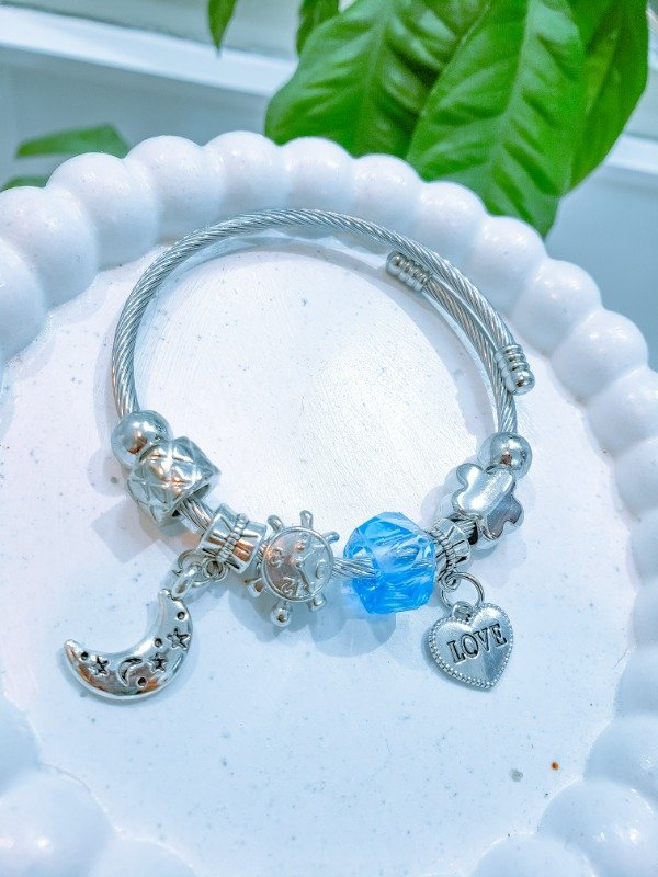 Producto - Pulsera rígida luna AQ