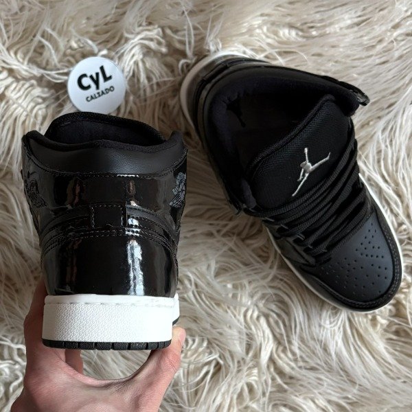 Producto - Jordan Botita Charol Full Black - 4
