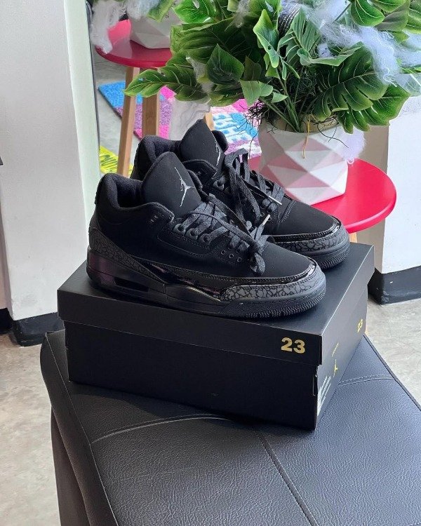 Producto - Air Jordan 3 "Black Cat"