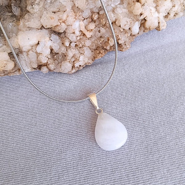 Producto - Collar gota mediana de Cuarzo Blanco