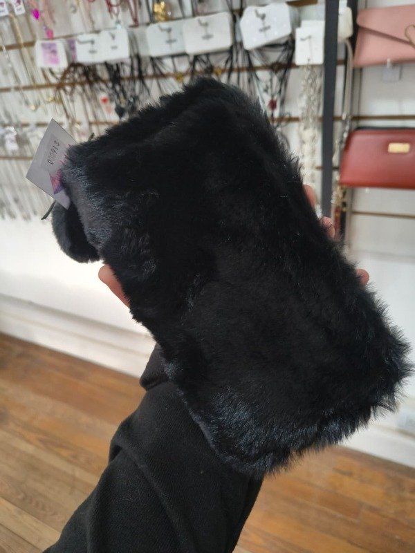 Producto - Billetera peluche negro