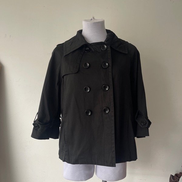 Producto - black short coat.