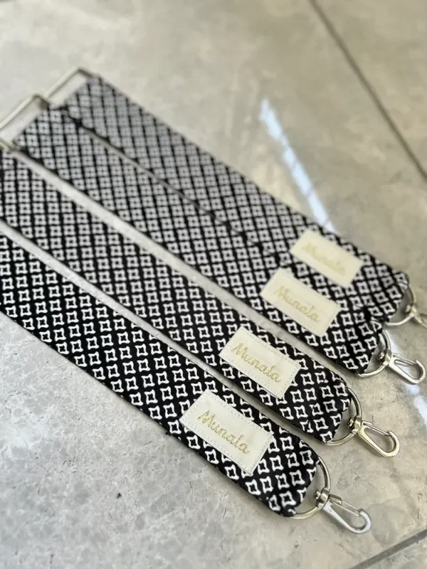 Producto - Sujeta Abrigos Black