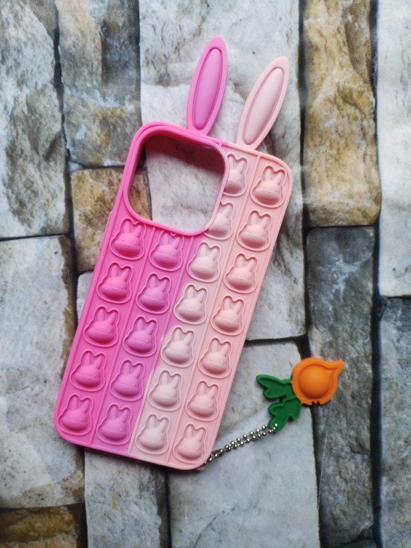 Producto - Funda pop it orejas rosa Iphone 13 pro