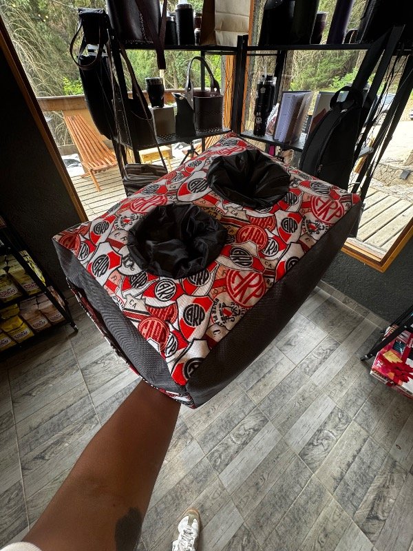 Producto - ALMOHADÓN PILETA (river)