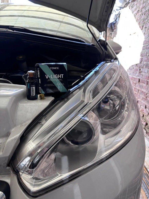 Producto - V-LIGHT VONIXX RECUBRIMIENTO CERÁMICO PARA ÓPTICAS Y FAROS 20 ml