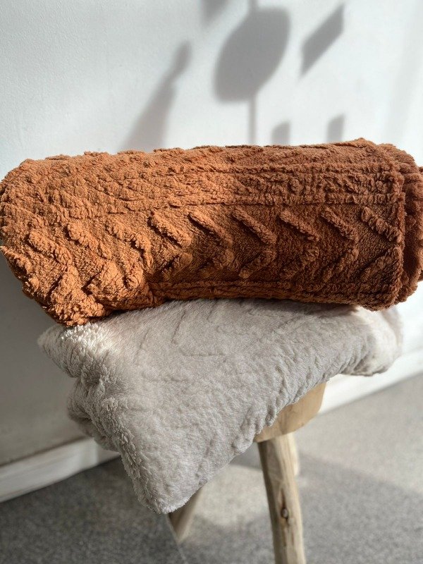 Producto - Frazada corderito labrada