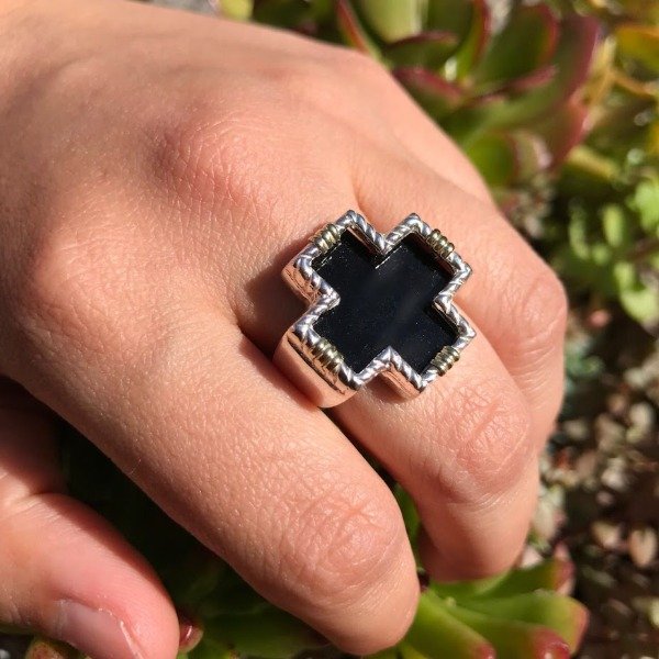 Producto - Anillo Cruz Negra Plata y Oro