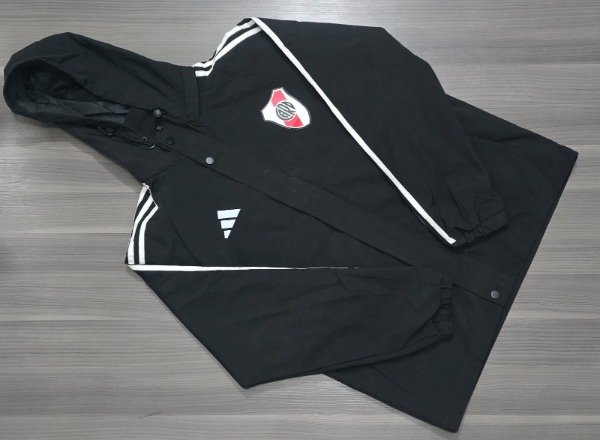Producto - CHAQUETA RIVER NEGRA TALLE S
