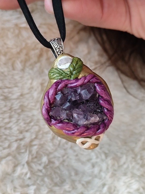 Producto - COLLAR MEDALLÓN MAGA - DRUSA DE AMATISTA - ARTESANAL