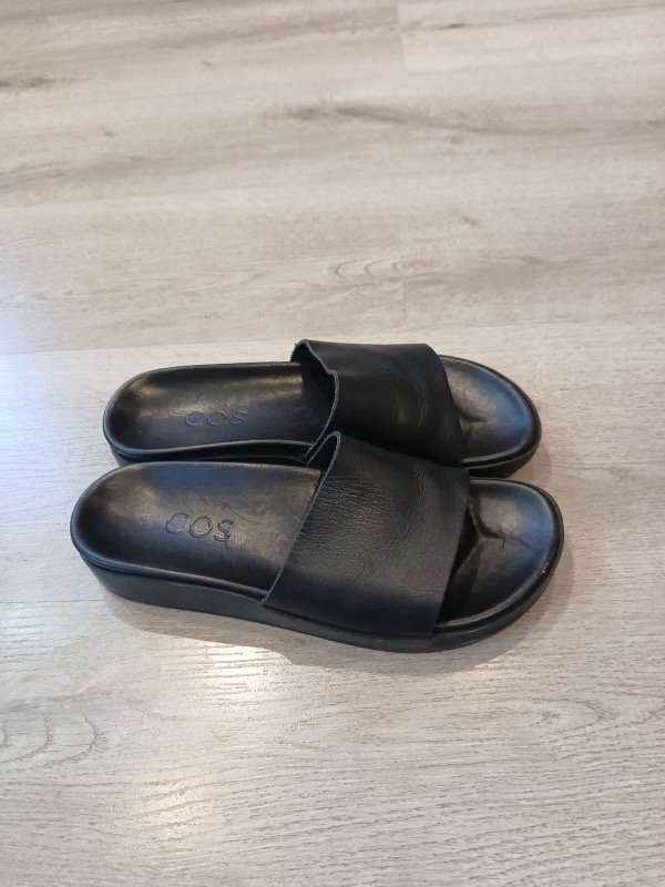 Producto - Sandalia COS (cuero)