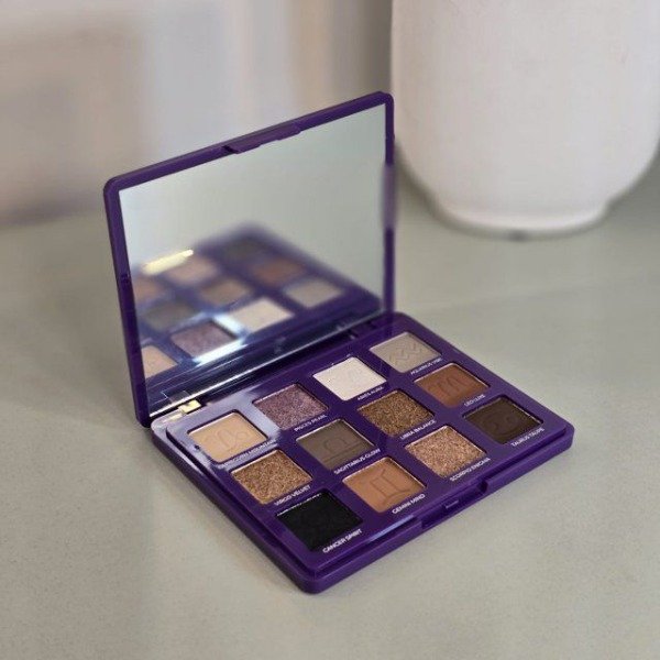 Producto - Paleta de sombras ASTRAL essence RUBY ROSE