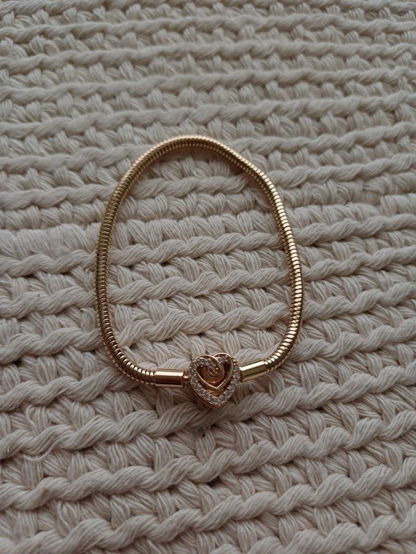 Producto - Pulsera estilo Pandora dorada corazón