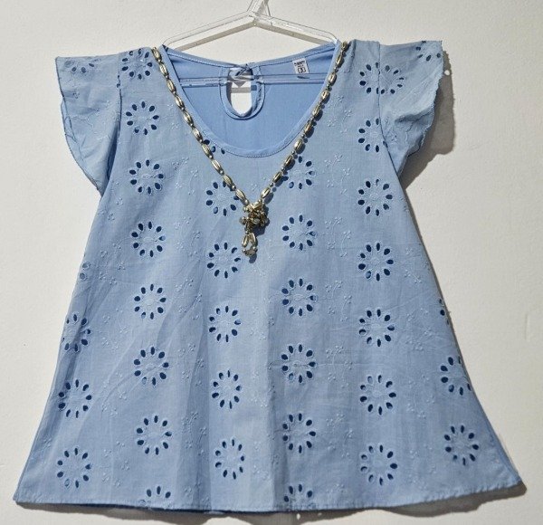 Producto - Músculosa broderi celeste