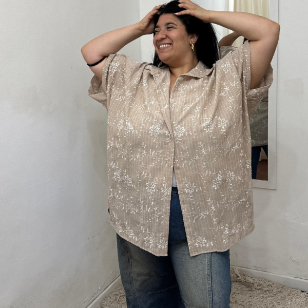 Producto - Camisa de lino bordada