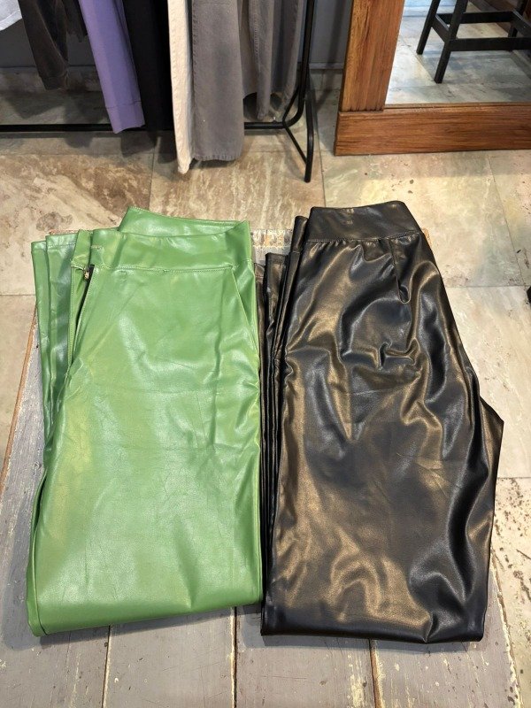 Producto - PANTALONES DE CUERO EN PROMO