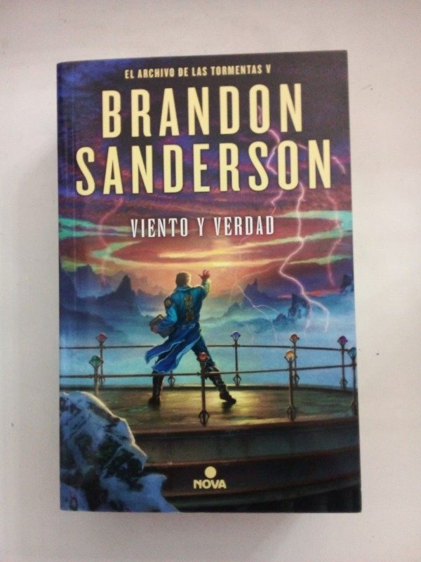 Producto - Viento y verdad - Brandon Sanderson - Nova 2025