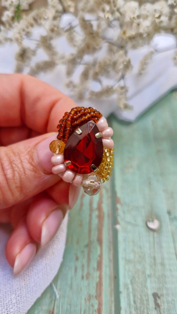 Producto - Prendedor Millie Bordo