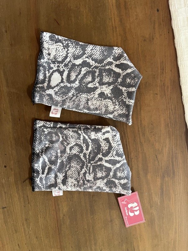 Producto - Cubre Pleaser reptil gris