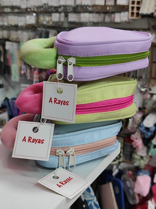 Producto - Portac de cartera triángulo con manija