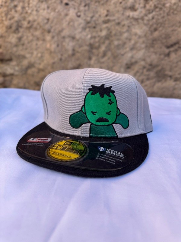 Producto - Gorra gris Hulk