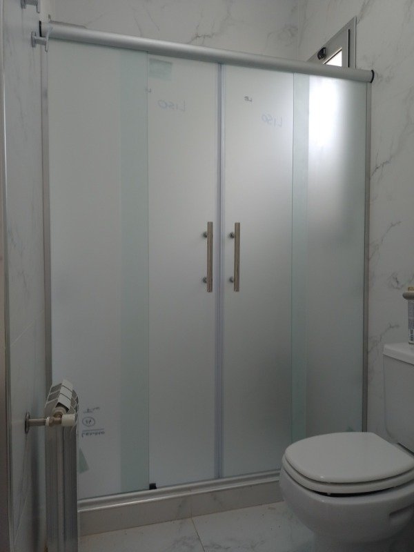 Producto - Mampara frontal corrediza 4 paños 1500 X 2000 vidrios de 8mm esmerilados - 3