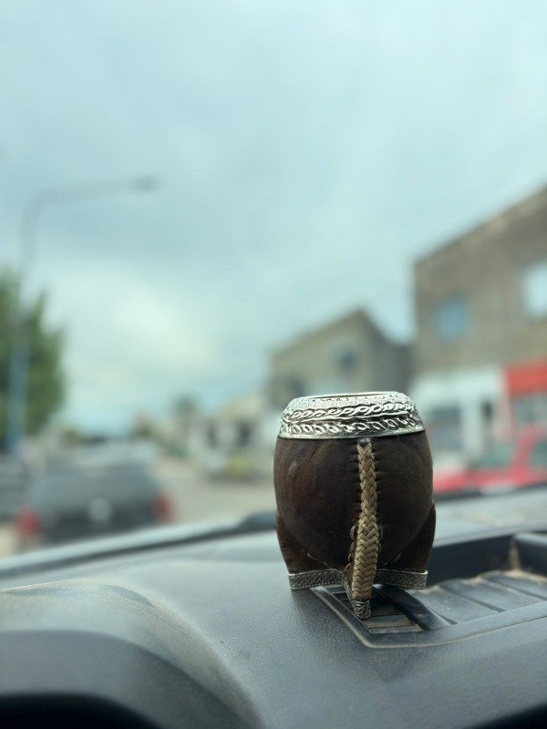 Producto - torpedo uruguayo, cuero crudo, virola alpaca cincelada a lacre + R