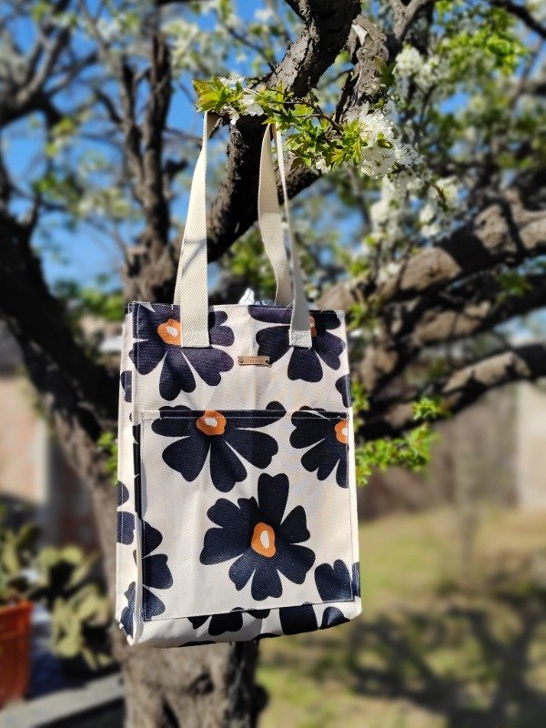 Producto - Matera - flor negra