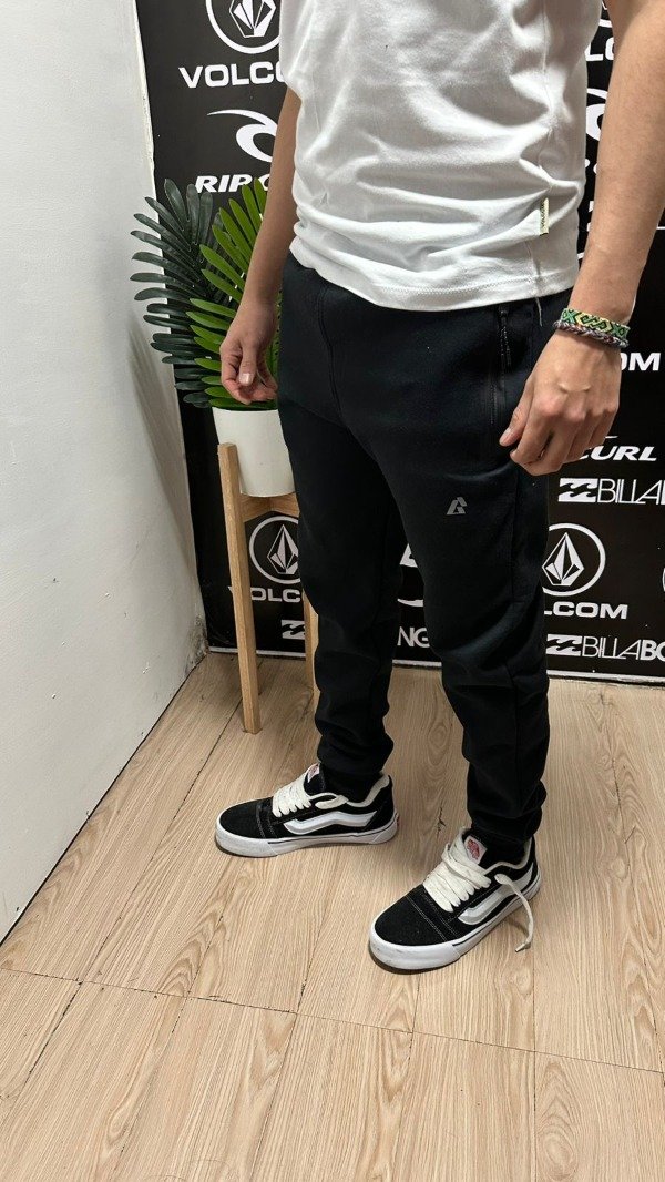 Producto - Jogging frisa termosellado negro