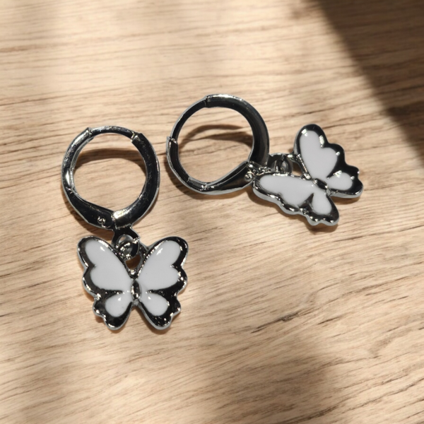 Producto - Aros mariposa blanca