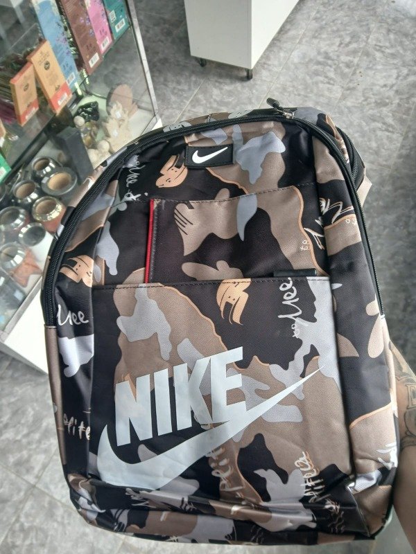 Producto - MOCHILA NIKE CAMUFLADA