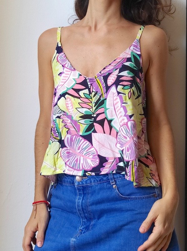 Producto - Musculosa Hojas TM