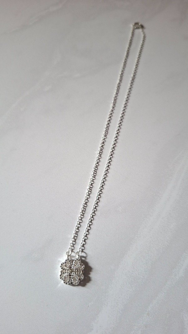 Producto - Cadena de acero blanco eslabón espejito dije trébol