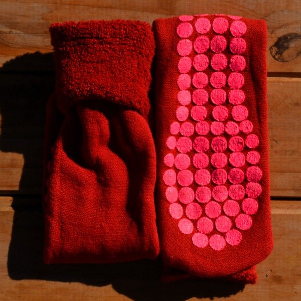 Producto - Pantumedia con antideslizante - Roja - 0