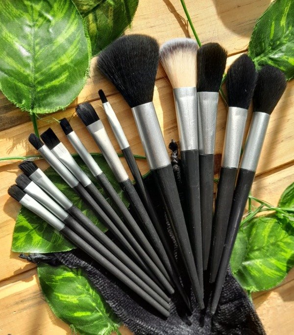 Producto - Set de 13 brochas con estuche - Eloíse