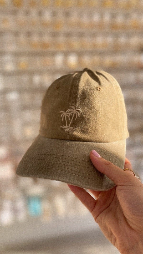 Producto - Gorra Vintage bordada. Palmeras