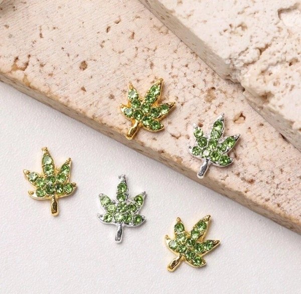 Producto - Dije uñas hojitas