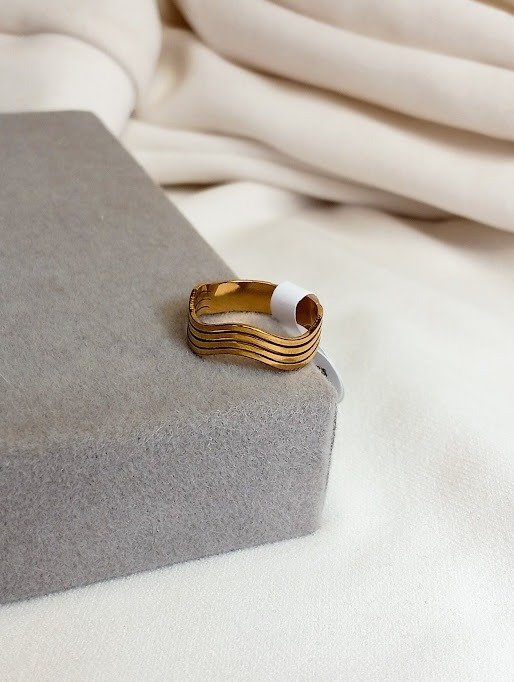Producto - Anillo onditas - Acero dorado