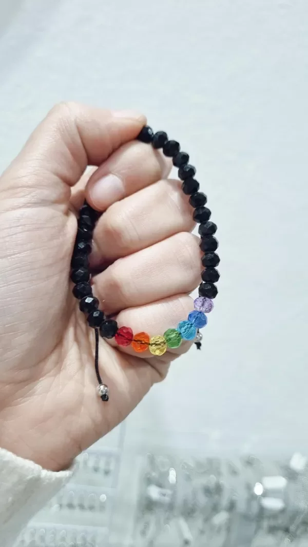 Producto - Pulsera de hilo con piedritas 7 chacras regulable
