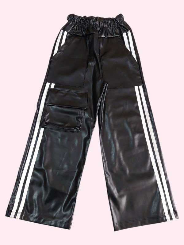 Producto - Panton cuerina estilo cargo negro con blanco 8/9 años