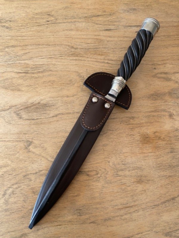 Producto - 191 - Cuchillo DAMASCO Parrillero DAGGER PATAGONIA Madera Esp.Torneado Alambre G