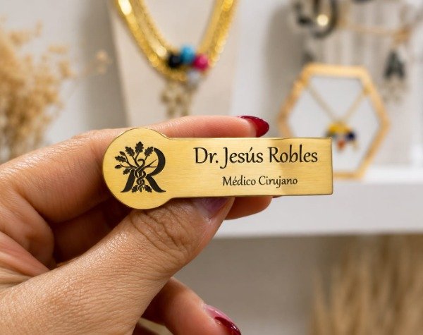Producto - Broches Personalizados en Acero Dorado - 1