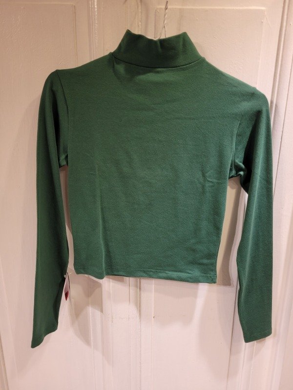 Producto - Polera SO CIPPO verde oscuro Nueva C/etiq Talle 16 años - PRECIO: 20X