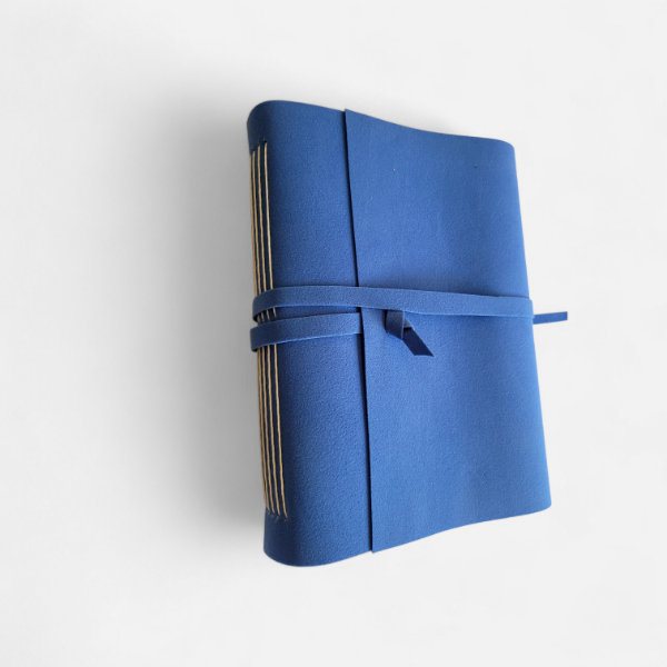 Producto - Bitácora A6 (11x15) de Gamuza Ecocuero Azúl
