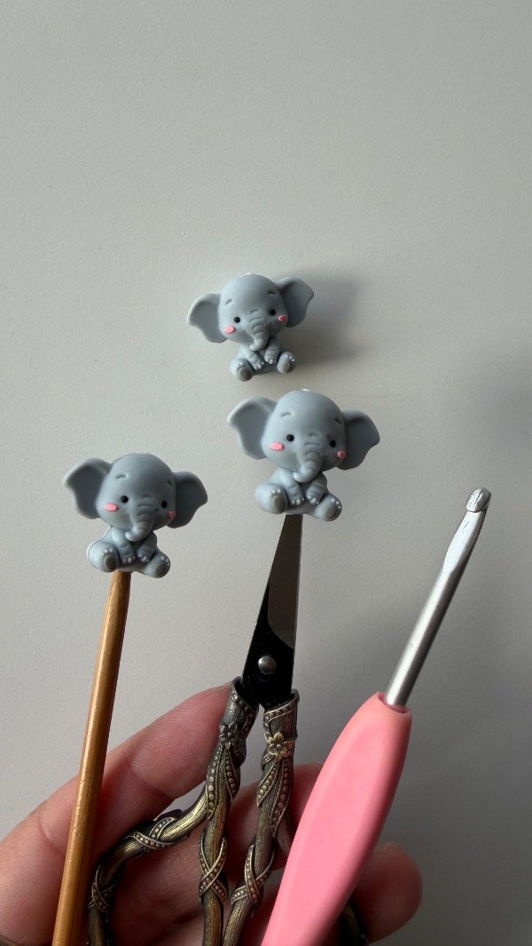 Producto - Tapa protectora de TIJERA y AGUJAS/  elefante - 1